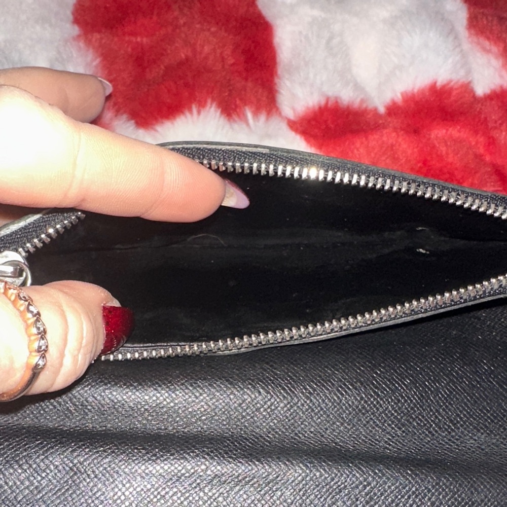 Louis Vuitton Black Wallet Checkbook - Picture 8 of 8